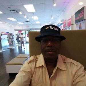 Meet your Posher, Derrick